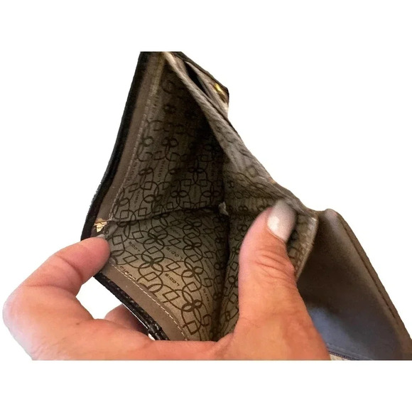 Lodis Women's Black Leather Bank Card Holder Snap Leather Wallet‎ - Picture 5 of 5